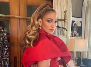 Rayakan Ultah ke-53, Jennifer Lopez Pose Tanpa Busana Rayakan Ultah ke-53, Jennifer Lopez Pose Tanpa Busana