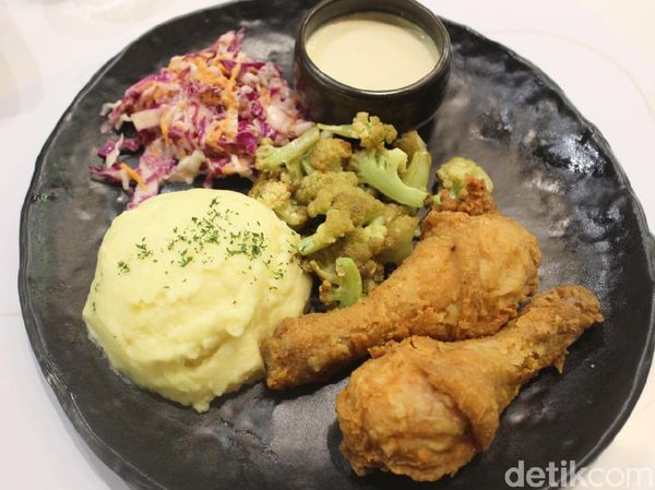 Nikmatnya Paduan Salad dan Fried Chicken dari KFC Naughty by Nature