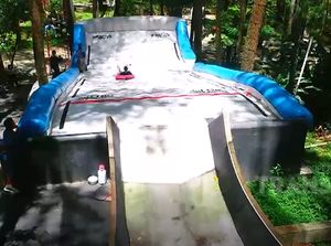Celebrity on Vacation: Main Ski Ban dan Zip Coaster di Semarang Celebrity on Vacation: Main Ski Ban dan Zip Coaster di Semarang