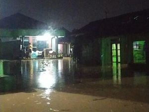 Sungai Meluap, Permukiman Warga di Sukoharjo Terendam Banjir Sungai Meluap, Permukiman Warga di Sukoharjo Terendam Banjir