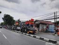 Lewati Petamburan III, Rombongan Polisi-TNI Patroli di Jakpus