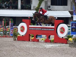 Steven Menayang Juara Longines FEI Jumping World Cup SEA League