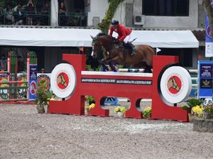 Steven Menayang Juara Longines FEI Jumping World Cup SEA League Steven Menayang Juara Longines FEI Jumping World Cup SEA League