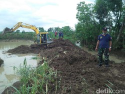 Hujan Deras Dua Hari Jebol 3 Titik Tanggul di Lamongan