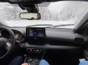 Video Toyota Yaris GR Digeber di Jalanan Bersalju