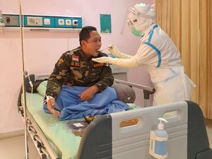 Ini Alasan di Balik Viralnya Bupati Lumajang Positif COVID-19 Disuapi Nakes Ini Alasan di Balik Viralnya Bupati Lumajang Positif COVID-19 Disuapi Nakes