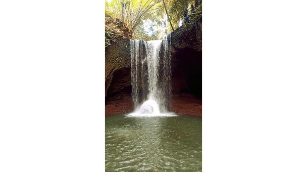 Air Terjun Suwat di Bali Good place to meditation, this waterfall is hidden