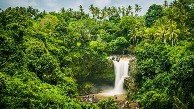 Air Terjun Tegenungan di Bali Amazing Tegenungan Waterfall near Ubud in Bali, Indonesia,
