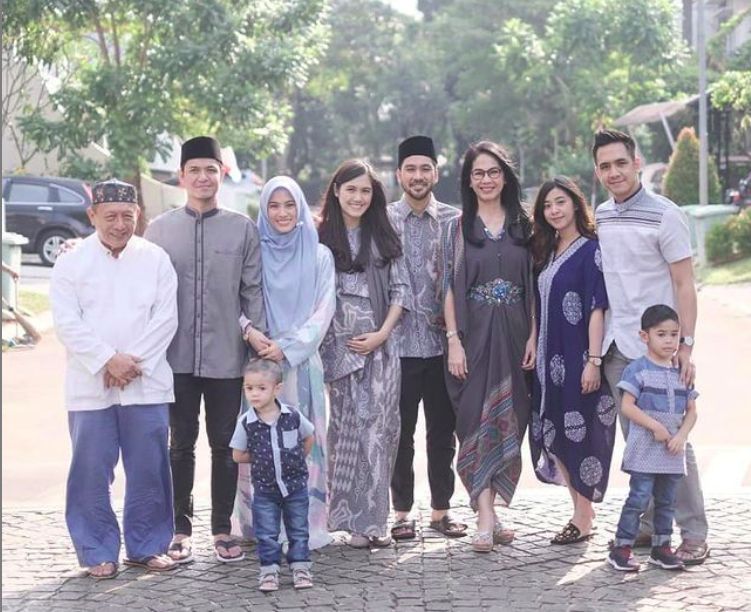 Ananda Soebandono bersama keluarga