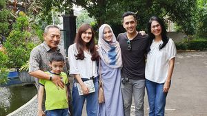 Potret Rukun 7 Artis Beda Agama Sama Adik-Kakak, Ada Ananda Soebandono