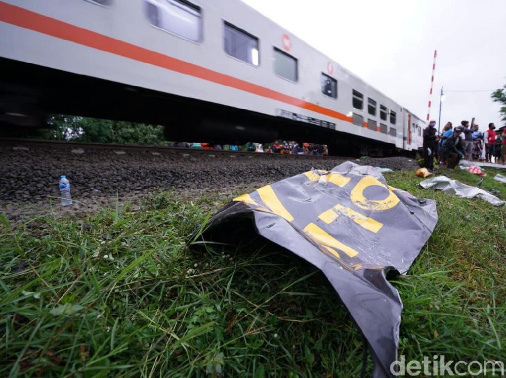 Terpopuler di Jateng: Laka KA Brantas Vs Mobil Patroli TNI/Polri, 3 Tewas Terpopuler di Jateng: Laka KA Brantas Vs Mobil Patroli TNI/Polri, 3 Tewas