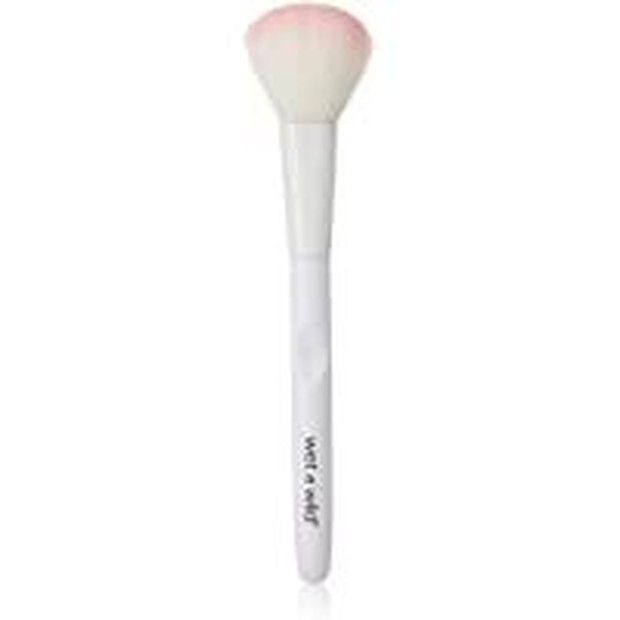 Blush brush/pinterest.com Blush brush