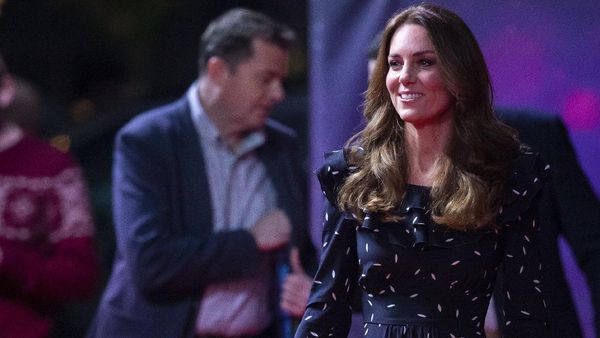 Foto: Pangeran Louis Tampil Perdana di Karpet Merah, Wajahnya Jadi Sorotan