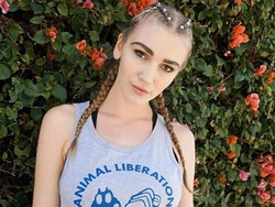 Ngaku Bercinta dengan Sang CEO, Bintang Porno Ini Disikat Instagram