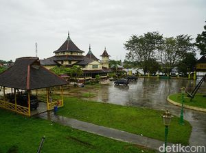 Ini Rekomendasi Wisata di Bagian Barat Tanah Borneo