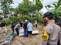 Jasad Polisi Korban Kecelakaan KA Brantas Vs Mobil Polisi Dimakamkan