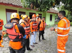 Pencarian Anggota TNI yang Tertabrak Kereta di Sragen