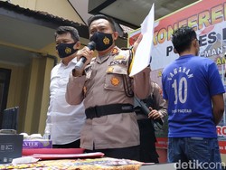 Polisi Gerebek Konter di Pacitan yang Jual Kartu Perdana Teregistrasi