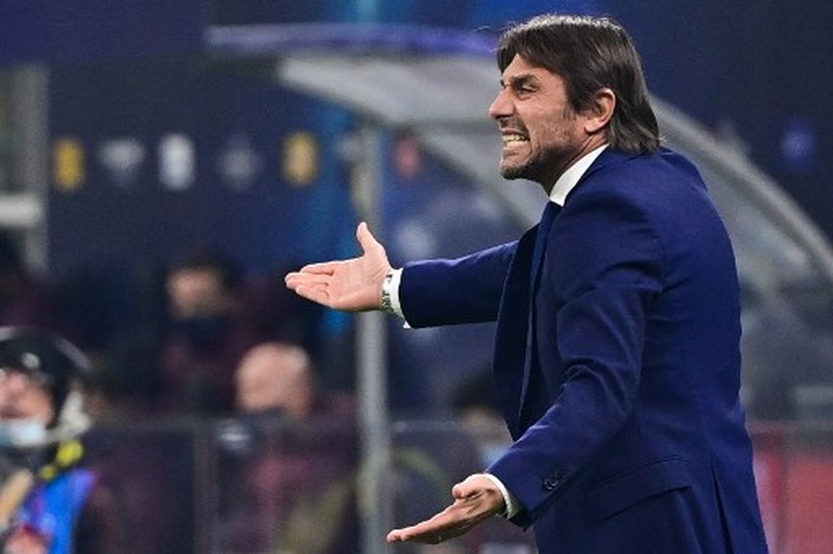 Conte Tidak Pernah Terima Tawaran dari MU? (AFP)
