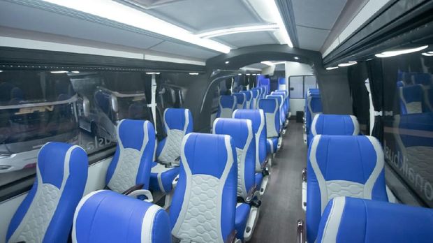 Bus Anticorona buatan Laksana