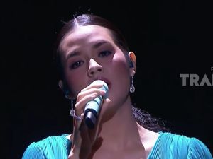 Raisa hingga Ayu Ting Ting Tampil Buka HUT Transmedia ke-19 Raisa hingga Ayu Ting Ting Tampil Buka HUT Transmedia ke-19