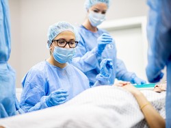 Kisah Ibu Positif COVID-19 Melahirkan di Wisma Atlet, Pertama Dalam Sejarah