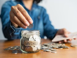 Kisah Wanita Lajang Nabung 12 Tahun Demi Nikahkan Adik, Jadi Kontroversi