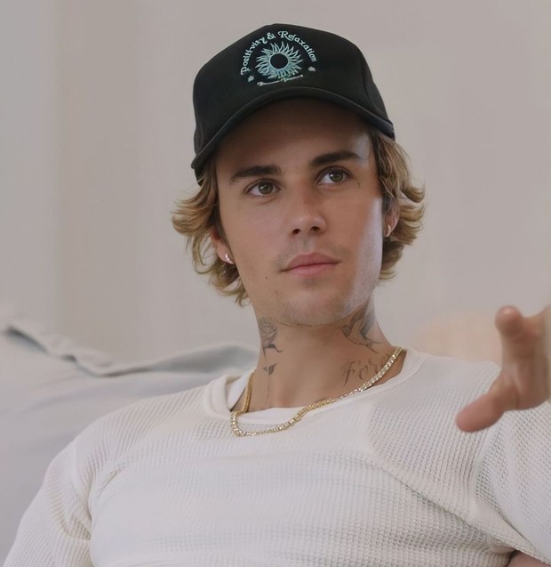 Justin Bieber/instagram.com/justinbieber Justin Bieber dengan rendah hati bekerja sama denganNHS Choir, yaitu merilis sebuah single amal yang akan menguntungkan pekerja NHS di garis depan selama pandemi ini