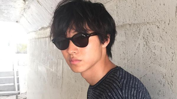 7 Potret Kento Yamazaki, Pemeran Alice In Borderland yang Populer di Jepang
