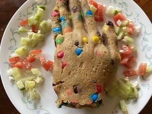 Ngeri! Pria Ini Bikin Kue Bentuk Tangan Sesuai Mimpinya