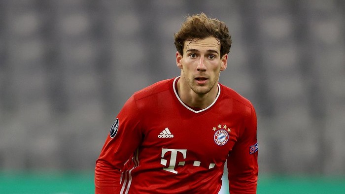 MUNICH, GERMANY - DECEMBER 09: Leon Goretzka of FC Bayern München runs with the ball during the UEFA Champions League Group A stage match between FC Bayern Muenchen and Lokomotiv Moskva at Allianz Arena on December 09, 2020 in Munich, Germany. (Photo by Alexander Hassenstein/Getty Images)