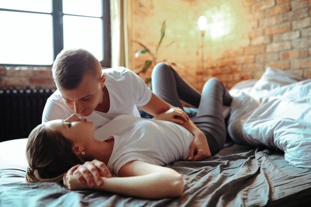 Beberapa orang yang memiliki dorongan seks tinggi karena hubungan dengan pasangannya tidak berjalan dengan baik.