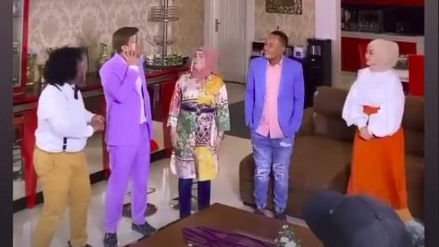 Bantah tak akur, Nathalie Holscher tampil bareng Astrid Kuya
