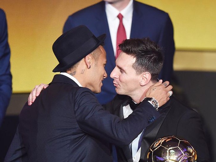 ZURICH, SWITZERLAND - JANUARY 11:  Lionel Messi of Argentina and FC Barcelona the winner of the Ballon dor is congratulated by Neymar Jr of Brazil and FC Barcelona during the FIFA Ballon dOr Gala 2015 at the Kongresshaus on January 11, 2016 in Zurich, Switzerland.  (Photo by Matthias Hangst/Getty Images)