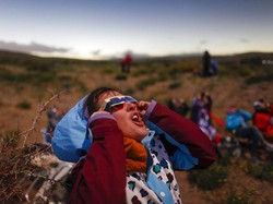 Takjub! Gerhana Matahari Total 2020 Terekam dari Luar Angkasa