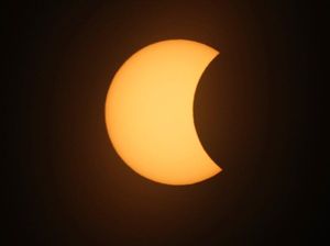 Apa Itu Gerhana Matahari dan Bedanya dengan Gerhana Bulan