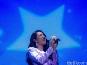Raisa, Rizky Febian hingga Haru Biru BCL di HUT Transmedia ke-19 Raisa, Rizky Febian hingga Haru Biru BCL di HUT Transmedia ke-19
