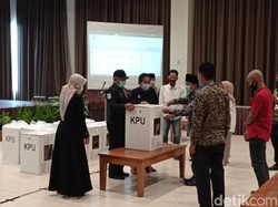 Rekapitulasi Suara KPU, Pasangan Jeje-Ujang Juara Pilbup Pangandaran