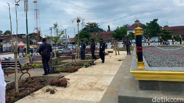 Sore Hari, Alun-alun Kota Tegal Tetap Ramai di Tengah Pandemi