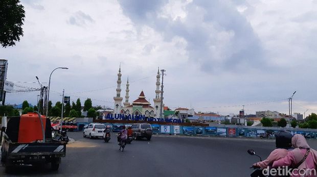 Sore Hari, Alun-alun Kota Tegal Tetap Ramai di Tengah Pandemi