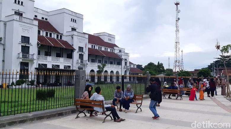 Sore Hari, Alun-alun Kota Tegal Tetap Ramai di Tengah Pandemi