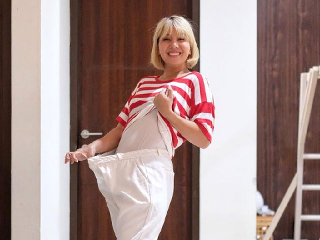 Ikuti Diet Tya Ariestya, Wanita Ini Sukses Turun 10 Kg dalam 2 Bulan! Ikuti Diet Tya Ariestya, Wanita Ini Sukses Turun 10 Kg dalam 2 Bulan!