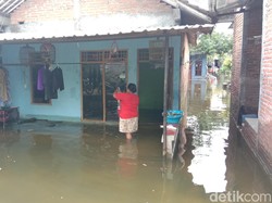 Kebanjiran Sepekan, Warga di Kudus Keluhkan Gatal hingga Batuk-Pilek