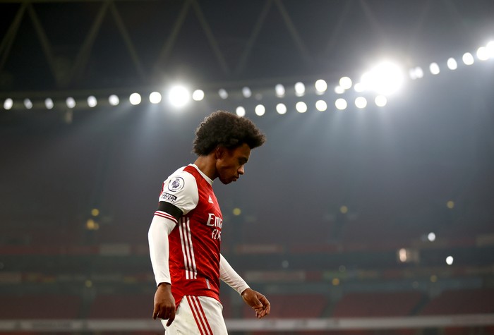 LONDON, ENGLAND - NOVEMBER 29: Willian of Arsenal during the Premier League match between Arsenal and Wolverhampton Wanderers at Emirates Stadium on November 29, 2020 in London, England. Sporting stadiums around the UK remain under strict restrictions due to the Coronavirus Pandemic as Government social distancing laws prohibit fans inside venues resulting in games being played behind closed doors. (Photo by Julian Finney/Getty Images)