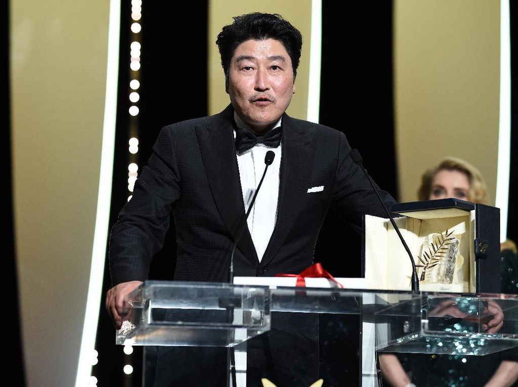 Song Kang-ho dan Park Chan Wook Cetak Sejarah di Cannes 2022