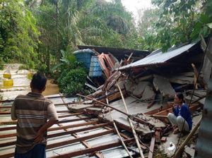 Banjir Rendam 3 Dusun di Besitang Langkat, 1 Rumah Warga Rusak