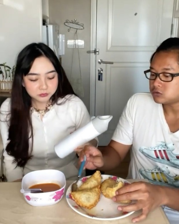 Astari Riri & Suami/sumber: Instagram.com/iga_ramadana Astari riri hamil anak pertama