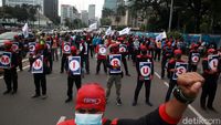 Buruh Gelar Aksi Kawal Judicial Review Omnibus Law