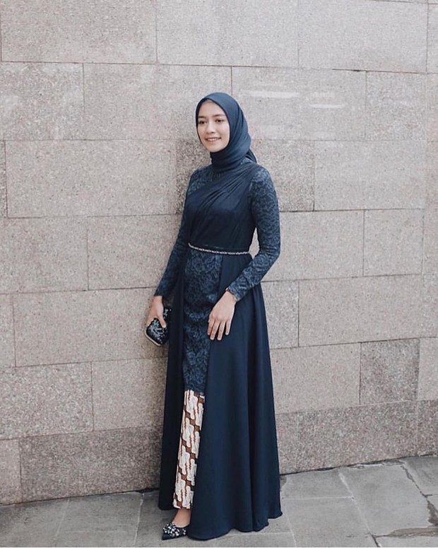 Foto: instagram.com/inspirasi_kebaya inspirasi padu padan kebaya biru.