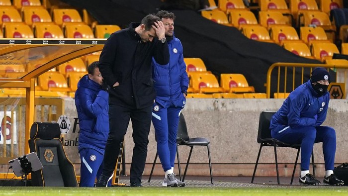 WOLVERHAMPTON, ENGLAND - DECEMBER 15: Frank Lampard, Manager of Chelsea reacts during the Premier League match between Wolverhampton Wanderers and Chelsea at Molineux on December 15, 2020 in Wolverhampton, England. The match will be played without fans, behind closed doors as a Covid-19 precaution. (Photo by Tim Keeton - Pool/Getty Images)